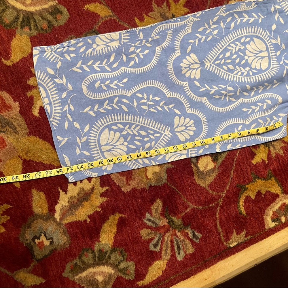 Joie Blue and White Cropped pants with Floral Print - Picture 5 of 6